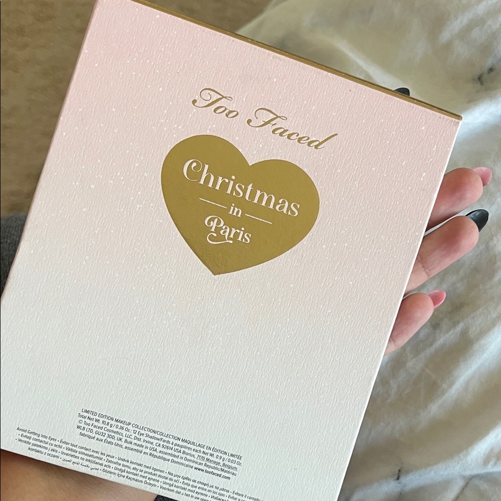 Too Faced Parisian Pink and Gold Palette - Picture 4 of 4